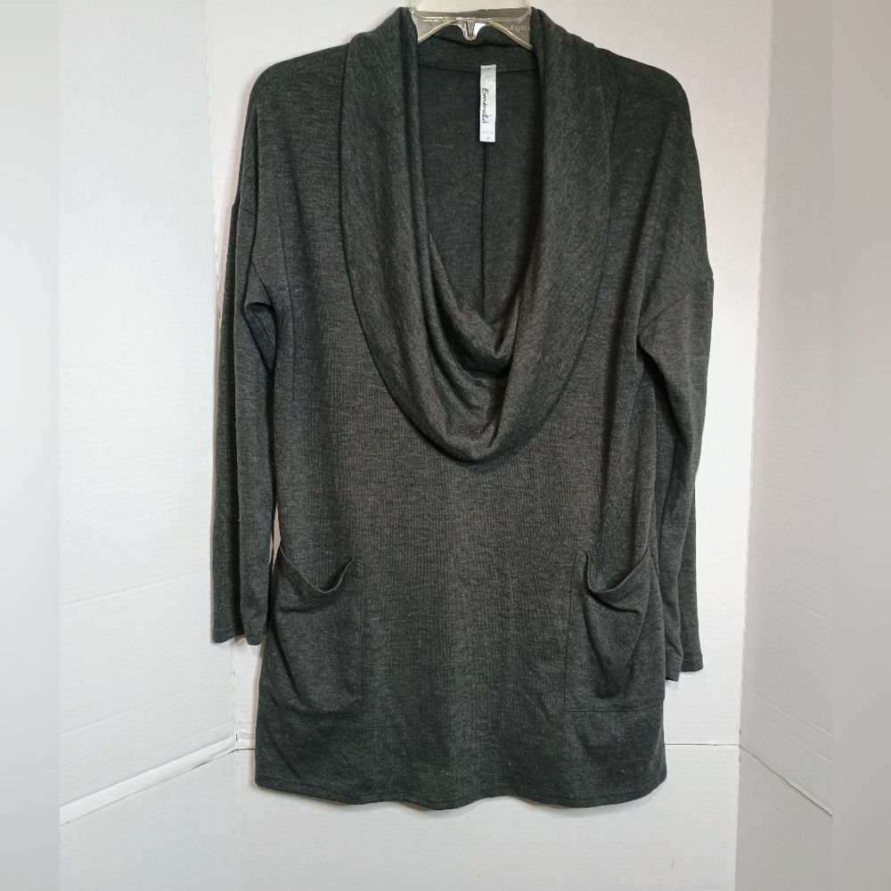 Emerald Women's Top Size Medium